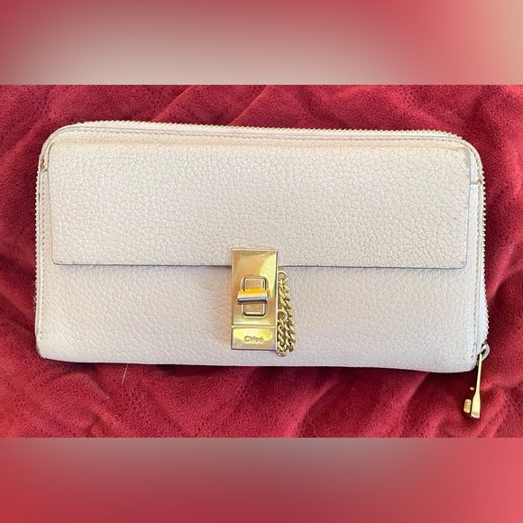 Chloe Long Wallet . Preowned condition.Authentic. - Picture 14 of 15